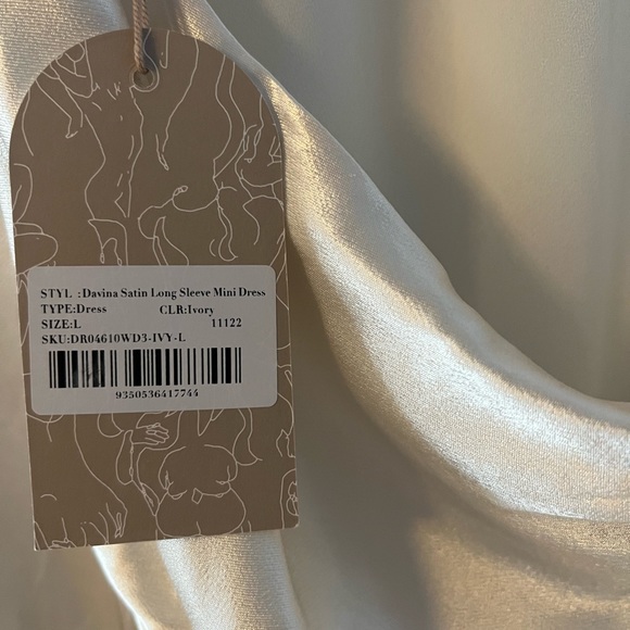 Meshki - DAVINA - Satin Long Sleeve Mini Dress - Ivory -  L - Picture 7 of 8